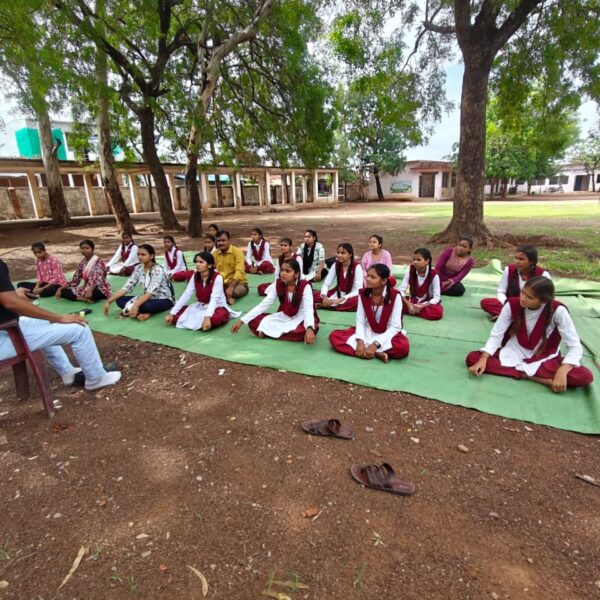 21 जून अंतरराष्ट्रीय योग दिवस के अवसर पर प्रधानमंत्री ने स्वामी रामदेव के प्रति जताया आभार…