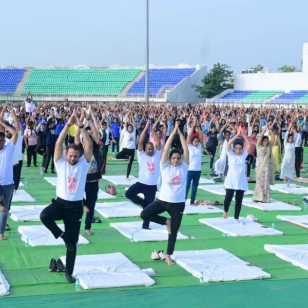 अंतर्राष्ट्रीय योग दिवस के अवसर पर दिग्विजय स्टेडियम में अभूतपूर्व एवं ऐतिहासिक जिला स्तरीय योग कार्यक्रम का हुआ भव्य आयोजन….