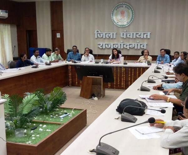 जिला पंचायत सीईओ ने शासन की विभिन्न योजनाओं एवं कार्यक्रमों सहित अन्य विषयों पर विस्तृत समीक्षा की…..
