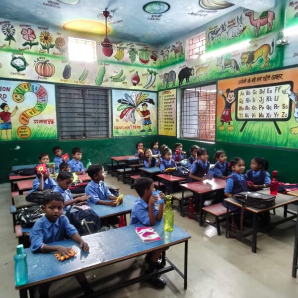 शासकीय स्कूल बना शिक्षा के आकर्षण का केन्द्र,पार्षद की पहल पर जन सहयोग से हुआ काम, आकर्षक पढ़ाई के साथ वातावरण में हुआ बदलाव……