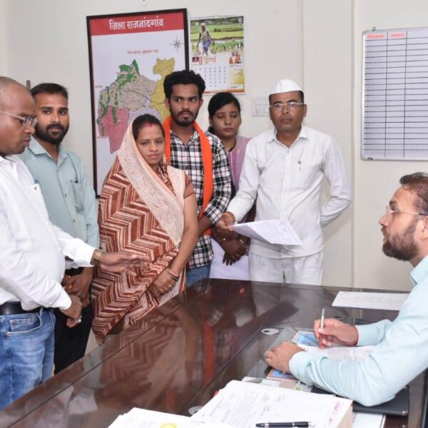 कलेक्टर ने गंभीरतापूर्वक जनसामान्य की सुनी शिकायत एवं समस्याएं….