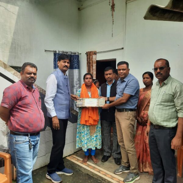 महामहिम राष्ट्रपति के हाथों 15 अगस्त को प्रधानमंत्री आवास योजना के हितग्राही सुमन होंगे सम्मानित….