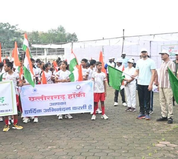 उल्लास और खुशी के माहौल में आजादी के उत्सव को मनाने के लिए महापौर एवं कलेक्टर ने स्वतंत्रता दौड़ को हरी झंडी दिखाकर किया रवाना…..