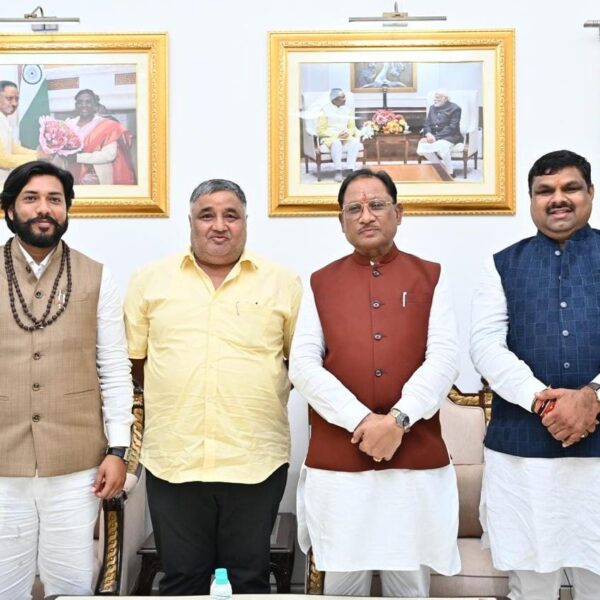 मुख्यमंत्री ने गजेंद्र यादव, गुरु खुशवंत साहेब एवं राजेश अग्रवाल को दी शुभकामनाएँ….