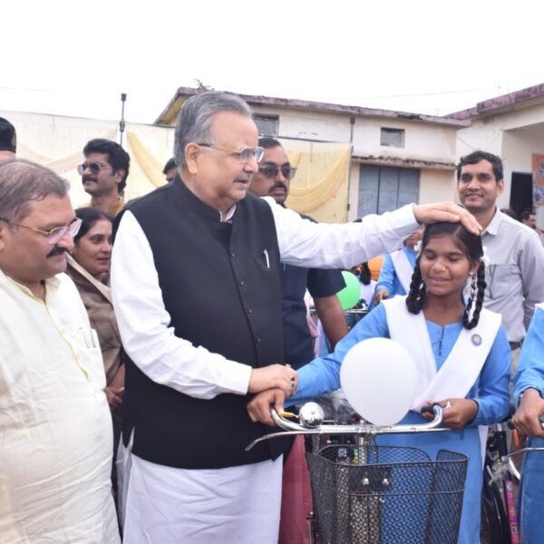 विधानसभा अध्यक्ष ने 63 बालिकाओं को सरस्वती सायकल योजना अंतर्गत किया नि:शुल्क सायकल वितरण….
