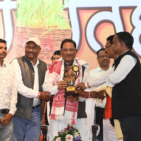 करमा तिहार 2025 कार्यक्रम में मुख्यमंत्री हुए शामिल, करमा दलों को सम्मानित कर किया प्रोत्साहित….