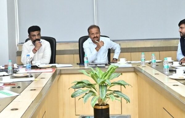 मुख्यमंत्री के प्रमुख सचिव ने नक्सल प्रभावित जिलों में विकास कार्यों की समीक्षा की….