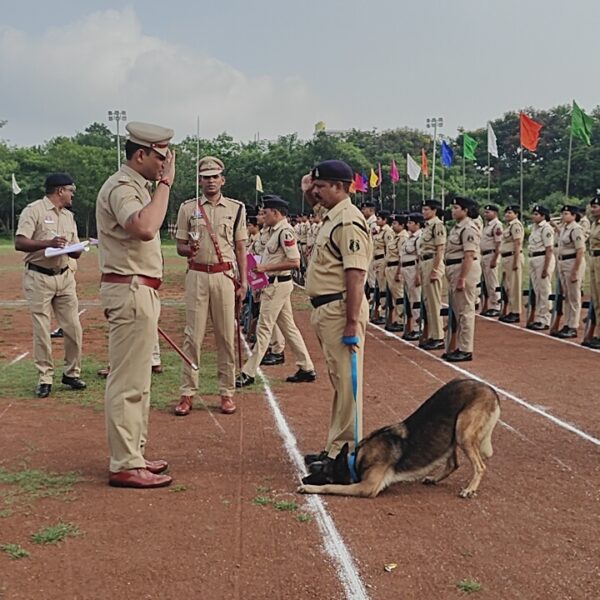 पुलिस अधीक्षक मोहित गर्ग द्वारा वार्षिक निरीक्षण परेड में हुए शामिल उन्हें दी गई सलामी….