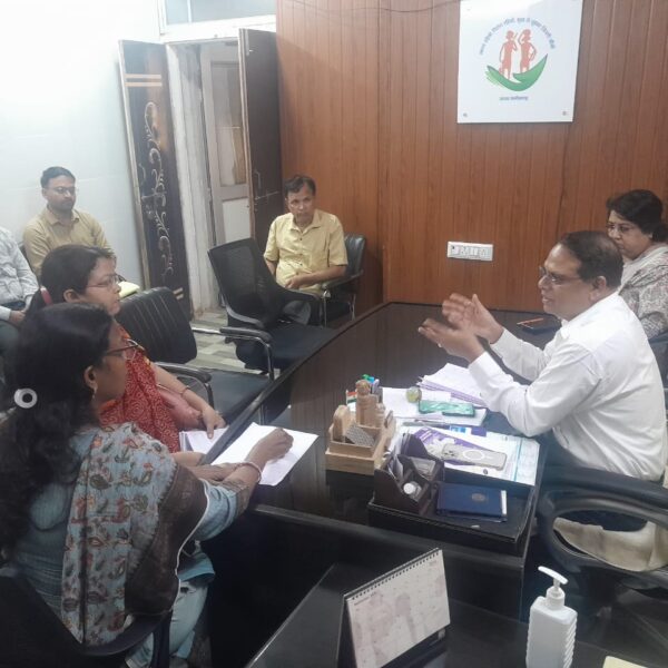 जिले के निजी ब्लड सेन्टरो की ली गई समीक्षा……