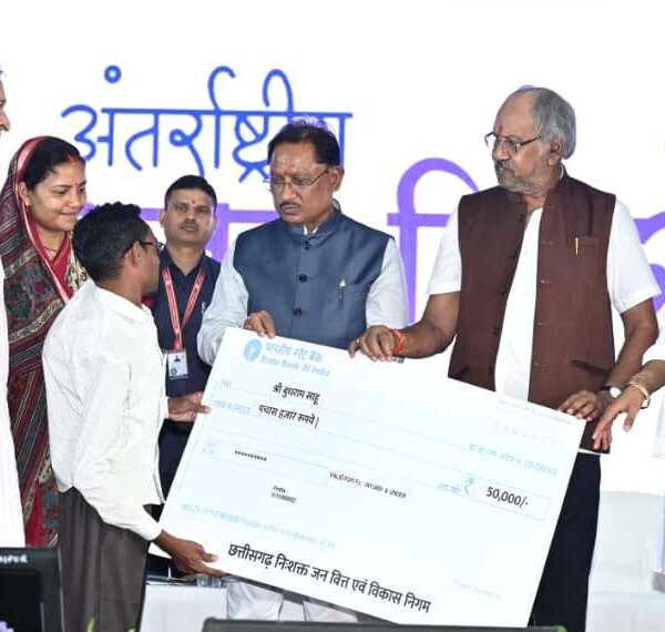 अंतर्राष्ट्रीय वृद्धजन दिवस पर रायपुर में राज्य स्तरीय आयोजन, बुजुर्गों की विशेष देखभाल के लिए राज्य में सियान गुड़ी….