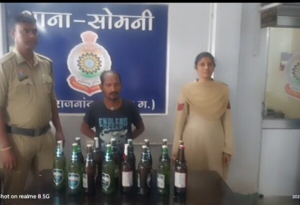अवैध शराब बेचने वाले ढाबा संचालक को पुलिस ने किया गिरफ्तार….