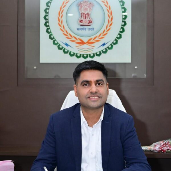 जिले के नवपदस्थ कलेक्टर जितेन्द्र यादव ने किया कार्यभार ग्रहण….