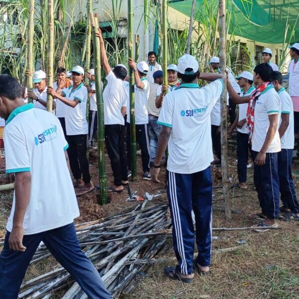 आत्मसमर्पित माओवादियों ने थामी तरक्की की डोर, बीजापुर के 32 पूर्व माओवादियों ने सीखा कुक्कुटपालन और बकरीपालन का गुर…..