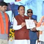 प्रधानमंत्री ने किसानों के लिए 41 हजार करोड़ रूपए से अधिक की दो नई योजनाओं का किया शुभारंभ….