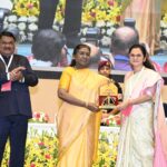 राष्ट्रपति श्रीमती द्रौपदी मुर्मू ने धरती आबा’ में उत्कृष्ट प्रदर्शन के लिए कलेक्टर श्रीमती चंदन त्रिपाठी को किया सम्मानित….
