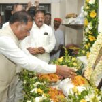मुख्यमंत्री ने पूर्व विधानसभा उपाध्यक्ष स्वर्गीय श्री बनवारी लाल अग्रवाल को दी श्रद्धांजलि…..