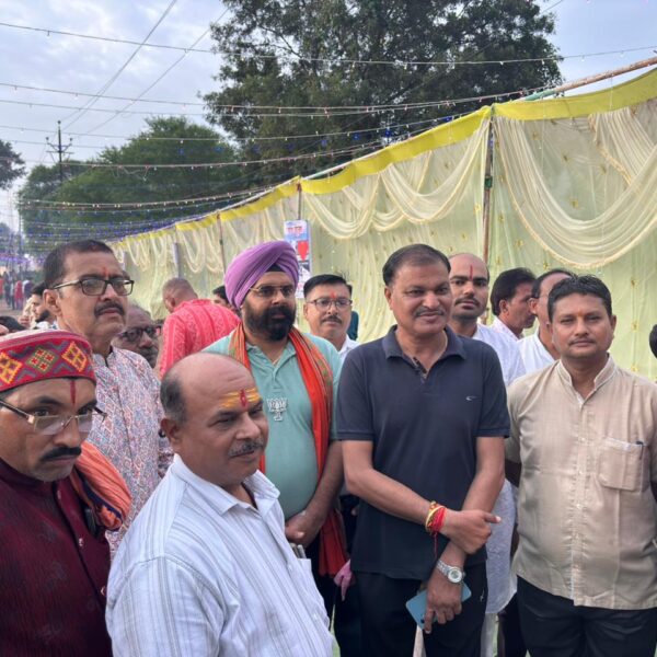 महापौर पहुॅचे मोती तालाब, छठ पर्व की दी बधाई…..