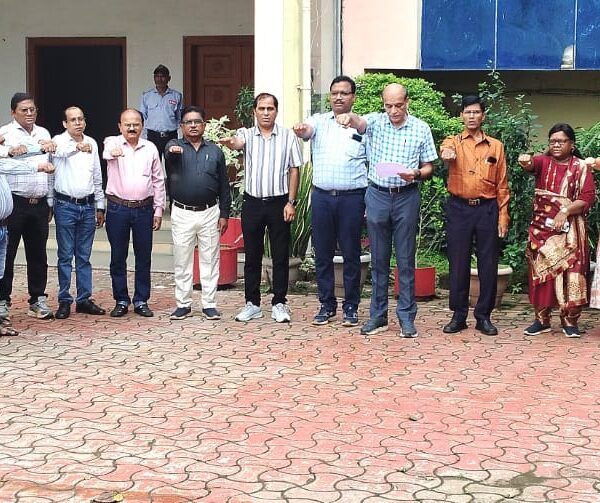 क्षेत्रीय प्रशासनिक भवन में विद्युत कर्मियों ने ली राष्ट्रीय एकता दिवस की शपथ….