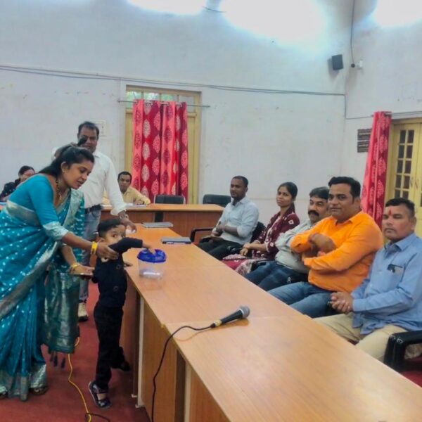 लाटरी के माध्यम से आज 12 पात्र हितग्राहियों को हुआ आवास आबंटन….