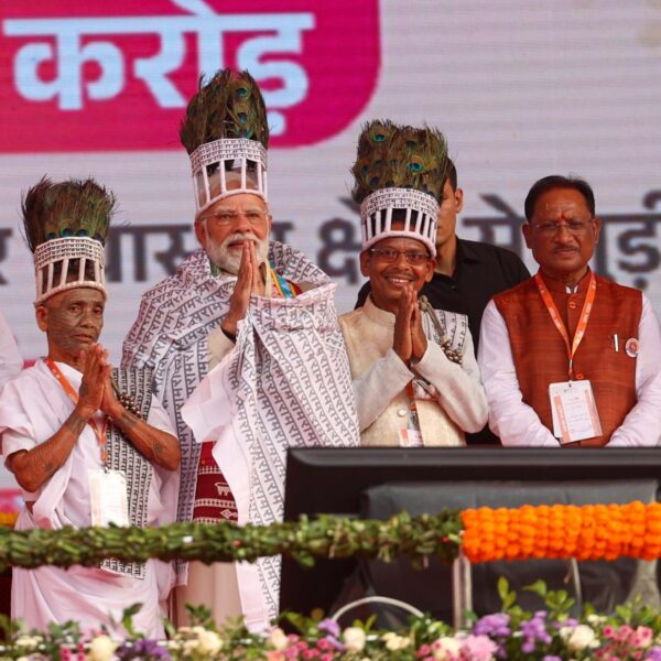 आस्था ने छुआ हृदय: प्रधानमंत्री से रामनामी समाज के प्रतिनिधियों की आत्मीय भेंट…..