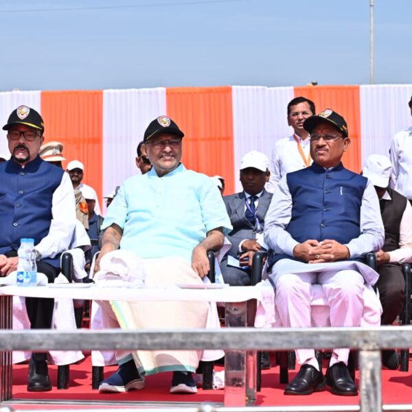 राज्योत्सव पर वायु सेना की टीम का रोमांचक एयर शो, सेंध जलाशय के ऊपर आसमां में गूंजा ‘जय जोहार’ और ‘छत्तीसगढ़िया सबले बढ़िया’..