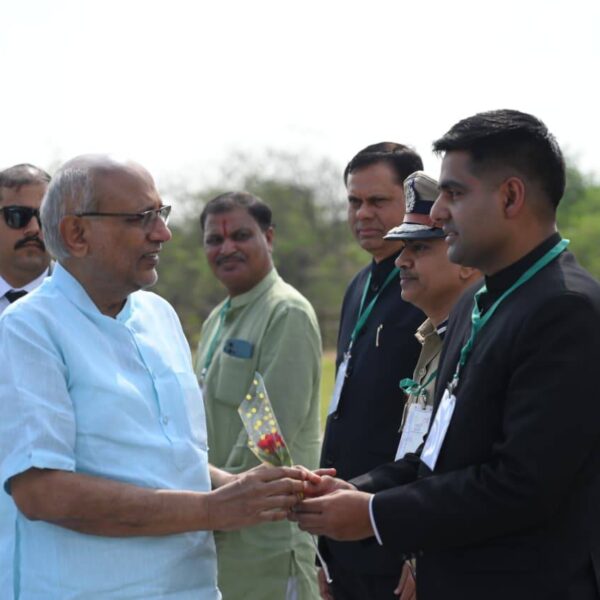 उपराष्ट्रपति महोदय का राजनांदगांव आगमन – कुरुक्षेत्र ग्राउंड हेलीपैड पर हुआ आत्मीय स्वागत….