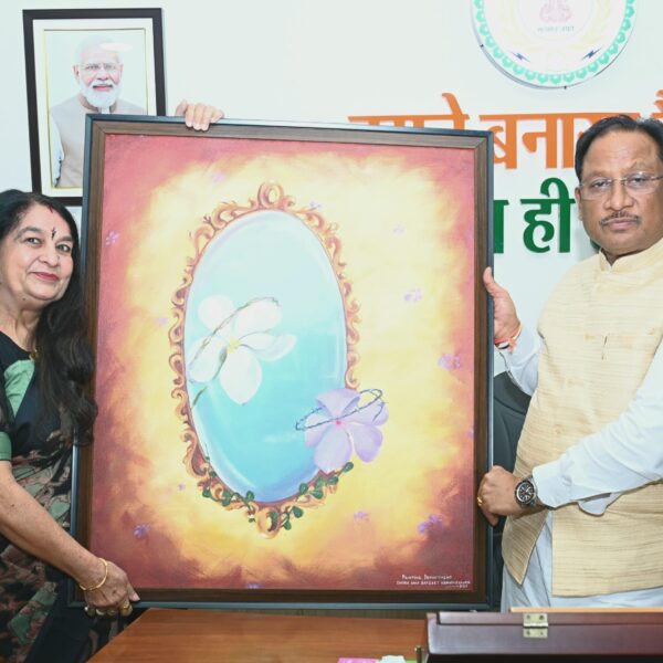 मुख्यमंत्री से इंदिरा कला संगीत विश्वविद्यालय की कुलपति डॉ. लवली शर्मा ने की सौजन्य मुलाकात….