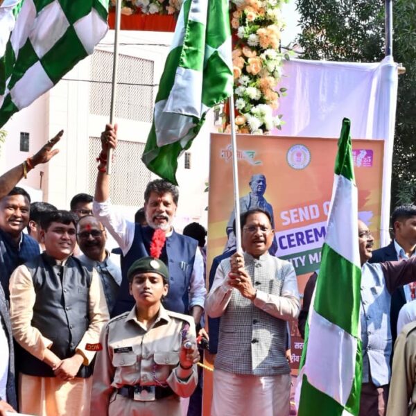 मुख्यमंत्री ने यूनिटी मार्च के लिए राज्य के 68 युवाओं के दल को हरी झंडी दिखाकर किया रवाना….
