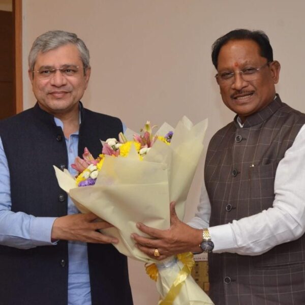 मुख्यमंत्री ने केंद्रीय रेल मंत्री अश्विनी वैष्णव से की सौजन्य मुलाकात, छत्तीसगढ़ में रेल सुविधाओं के विस्तार और नए प्रोजेक्ट्स पर हुई विस्तृत चर्चा…..