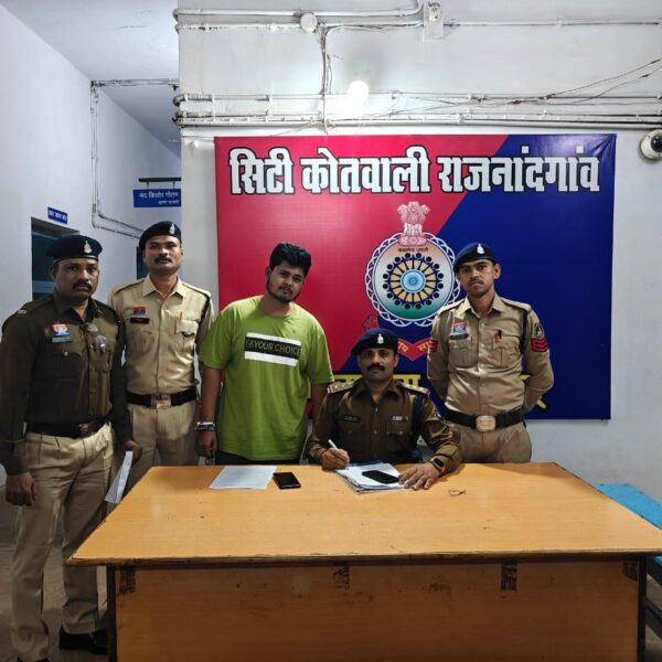 मानव मंदिर चौक के पास चाकूबाजी करने वाला आरोपी को गिरफ्तार कर न्यायिक रिमांड पर भेजा गया जेल….