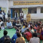 शासन की महत्वपूर्ण योजनाओं के संबंध में जन चौपाल लगाकर आयुक्त एवं संचालक ने की लाभार्थियों से चर्चा….