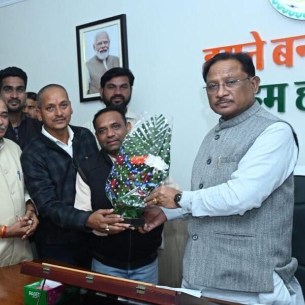 मुख्यमंत्री से कुंभकार समाज के प्रतिनिधि मंडल की सौजन्य मुलाकात….