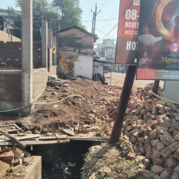 लखोली बैगापारा के सडक में रेत गिट्टी का ढेर, मलमा मण्डप के तहत 2 हजार रूपये जुर्माना…