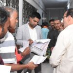 कलेक्टर ने जनदर्शन में पहुंचे जनसामान्य की समस्याओं को संवेदनशीलपूर्वक सुना…..