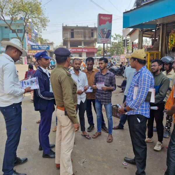 सड़क सुरक्षा माह में ग्रामीण क्षेत्रों में यातायात जनजागरूकता अभियान…