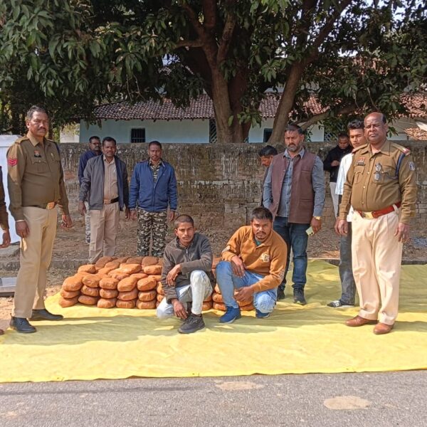 पुलिस ने नारायणपुर में पकड़ा 01 क्विंटल 85 किलो अवैध मादक प्रदार्थ गांजा, दो तस्कर गिरफ्तार, भेजा जेल…..