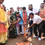 ग्रामीण विकास को नई रफ्तार: राजस्व मंत्री टंकराम वर्मा ने 7.82 करोड़ की लागत से बनने वाले नवापारा–सकरी–सतभांवा मार्ग का किया भूमिपूजन….