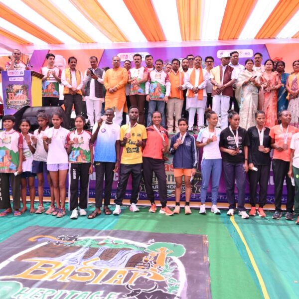 बस्तर हेरिटेज मैराथन 2026 में 9,800 से अधिक धावकों के साथ रचा इतिहास, वैश्विक मंच पर चमका बस्तर…..