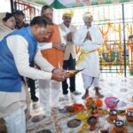 मुख्यमंत्री ने बड़ादेव की पूजा कर प्रदेशवासियों की सुख-समृद्धि की कामना की….