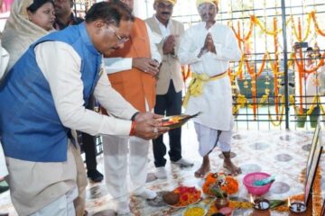 मुख्यमंत्री ने बड़ादेव की पूजा कर प्रदेशवासियों की सुख-समृद्धि&hellip;