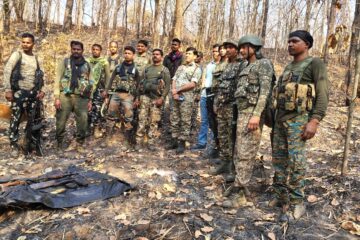 डेडलाइन से पहले माओवादियों के हथियारों का जखीरा बरामद….