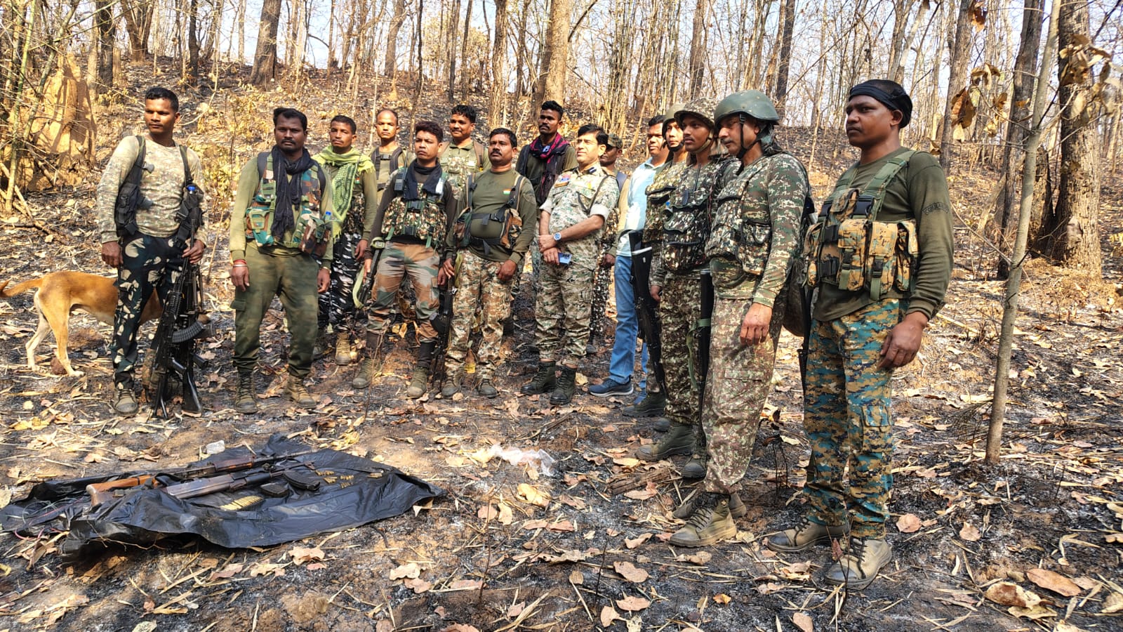 डेडलाइन से पहले माओवादियों के हथियारों का जखीरा&hellip;