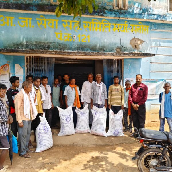 सहकारी समितियों के माध्यम से किसानों को मिल रही बड़ी राहत, खेती की लागत में आई कमी….