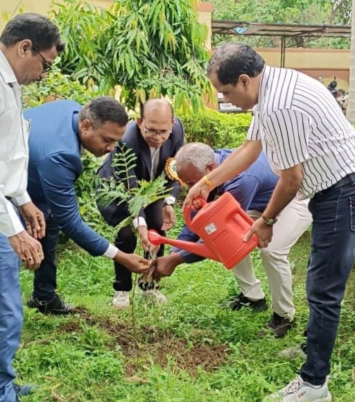 क्षेत्रीय प्रशासनिक भवन प्रांगण में मुख्य अभियंता ने&hellip;