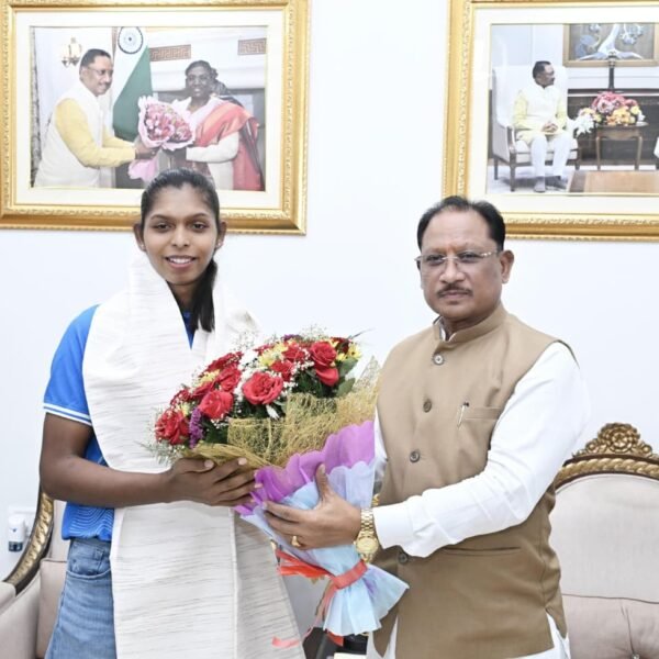 एशियन गेम्स की स्वर्ण पदक विजेता टीम की संजू देवी को मुख्यमंत्री ने 51 लाख रुपए की प्रोत्साहन राशि देने की घोषणा की…..