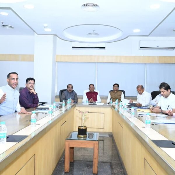 भविष्य की जरूरतों और आर्थिक विकास की प्राथमिकताओं के अनुरूप हो अधोसंरचना का निर्माण : मुख्यमंत्री….