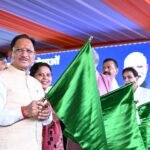 केंद्रीय रेल मंत्री  अश्विनी वैष्णव और मुख्यमंत्री विष्णु देव साय और ने रावघाट – रायपुर एवं रायपुर – कुरूद यात्री रेल सेवाओं को दिखाई हरी झंडी….