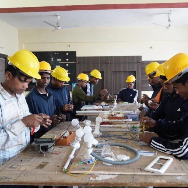 बस्तर के युवाओं को कौशल प्रशिक्षण से मिल रही आत्मनिर्भरता की नई राह….